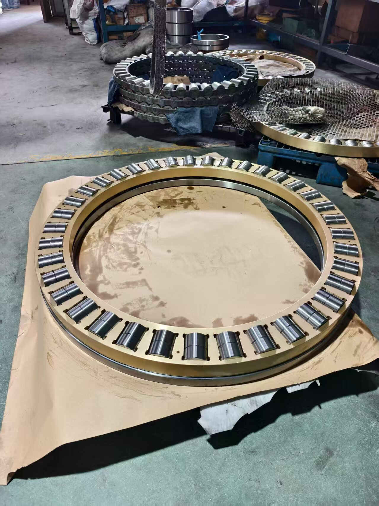 Urutan bantalan crusher kerucut untuk pasar Vietnam